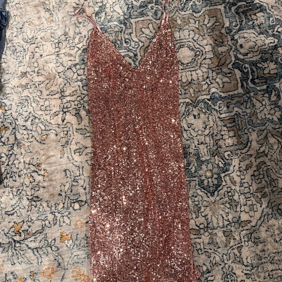 dress - Picture 1 of 2